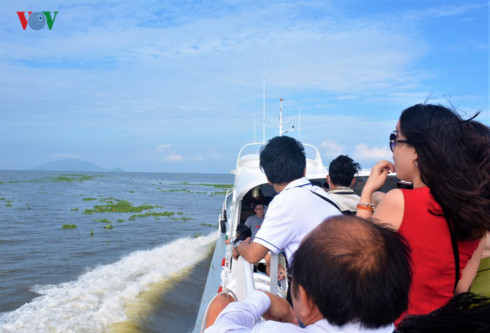 the attraction of sea tourism in vietnam hinh 1