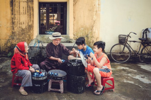 learning how to make sweet soup of black sesame seeds in hoi an hinh 0