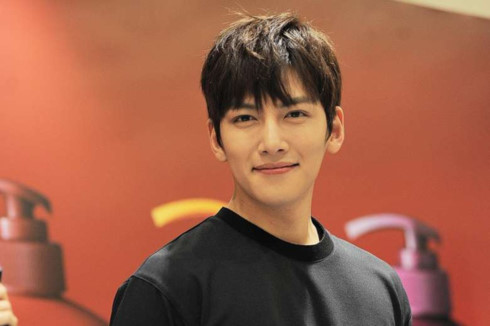 korean star ji chang-wook to visit vietnamese fans hinh 0