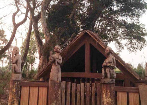 grave sculptures of the central highlands hinh 1