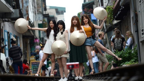 cnn to broadcast 15 short films promoting hanoi in 2019 hinh 0