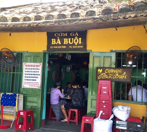 street food in hoi an ancient town hinh 2