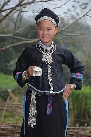 traditional clothes of the nung hinh 1