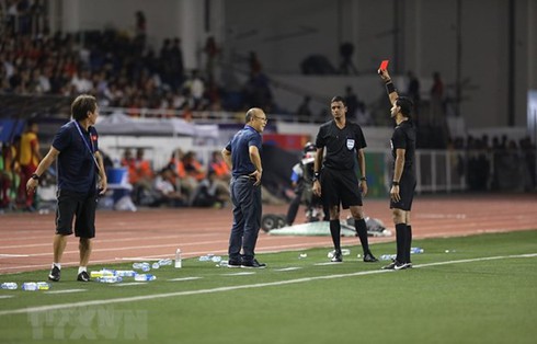 head coach park punished for sea games red card hinh 0