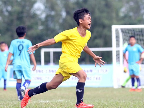 vietnamese wonderkid gains plaudits from foreign sports website hinh 0