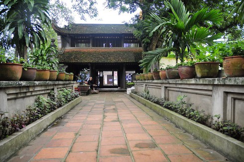 duong lam ancient village protects its tourism environment hinh 0