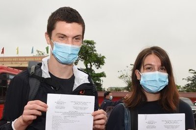 irish tourists pen heartfelt message following quarantine period hinh 0