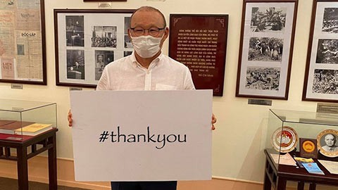 covid-19: footballers offer heartfelt messages for #thankyou campaign hinh 0