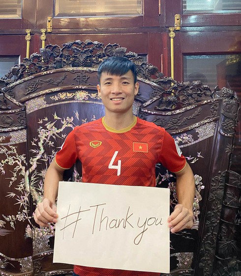 covid-19: footballers offer heartfelt messages for #thankyou campaign hinh 1