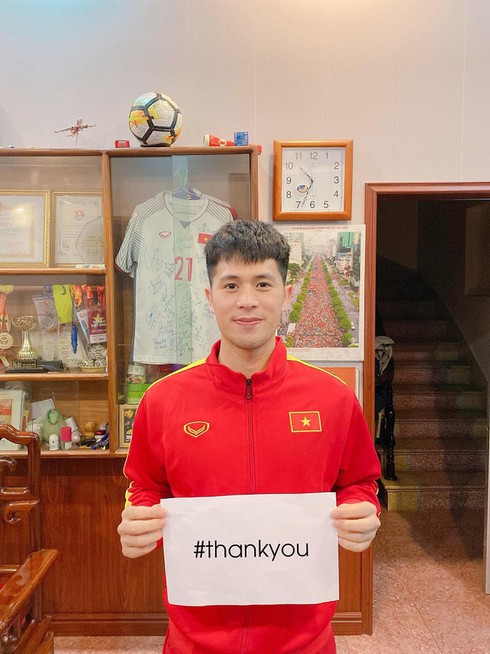 covid-19: footballers offer heartfelt messages for #thankyou campaign hinh 2