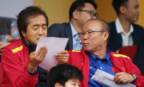 questions arise over future technical director of vietnamese football hinh 0