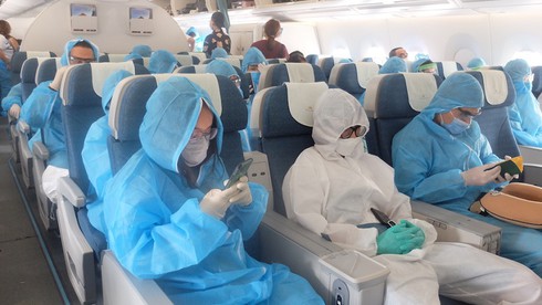 vietnam continues repatriating citizens as global coronavirus cases pass 5 million hinh 0