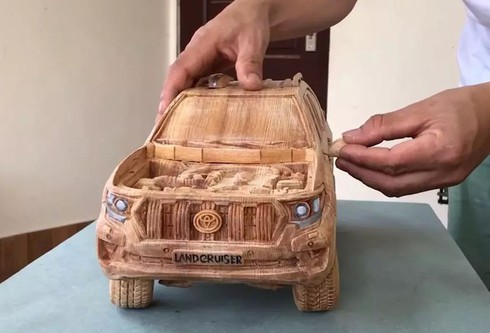 amazing vietnamese wooden car models hit foreign headlines hinh 2