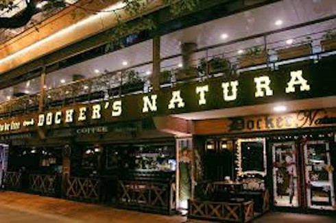 discovering must-go bars and pubs in hanoi hinh 4