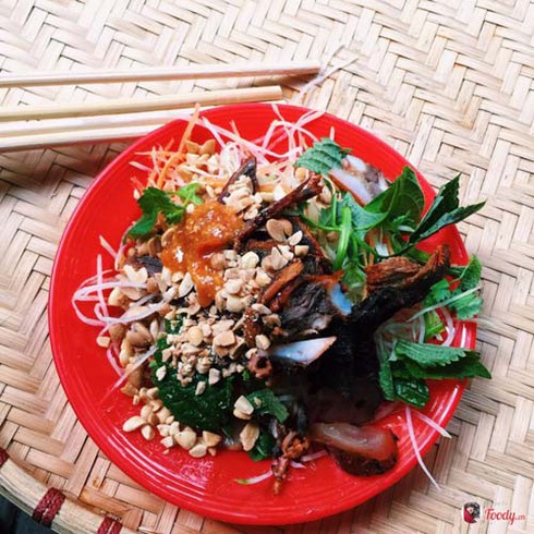 salty or sweet: a must-try list of hanoi street food hinh 2