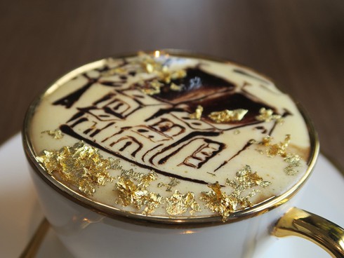 what makes hanoi’s first gold-plated hotel special? hinh 17