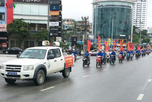 ha long, a smoke-free tourism city hinh 2