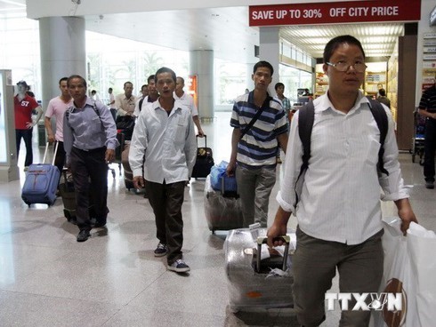 vietnam suspends sending workers to middle east hinh 0