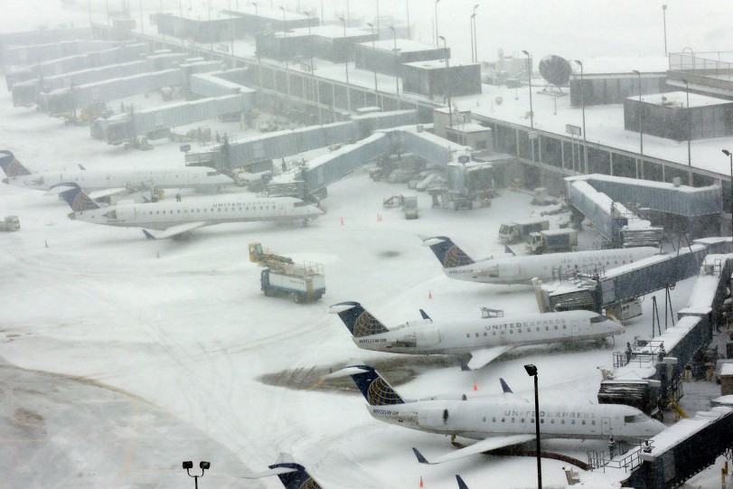 Nghe VietNamNet: Máy bay chở khách Mỹ bị trượt khỏi đường băng