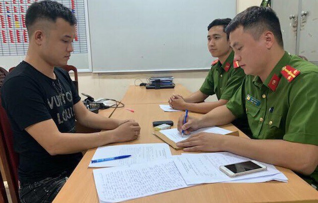 Nghe VietNamNet: Bắt đối tượng truy nã đặc biệt trốn từ Hà Nội vào TP Hồ Chí Minh