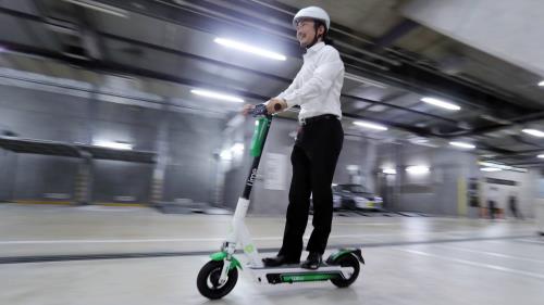 Khám phá dịch vụ thuê scooter chạy điện tại Nhật Bản