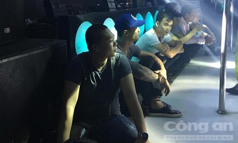 Tạm giữ hình sự 5 đối tượng trong vụ đột kích quán bar lớn nhất Quảng Nam - ảnh 5