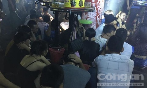 Tạm giữ hình sự 5 đối tượng trong vụ đột kích quán bar lớn nhất Quảng Nam - ảnh 2