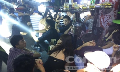 Tạm giữ hình sự 5 đối tượng trong vụ đột kích quán bar lớn nhất Quảng Nam - ảnh 3