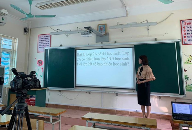 Có được thu phí hỗ trợ học online, hướng dẫn học trong thời gian nghỉ dịch?