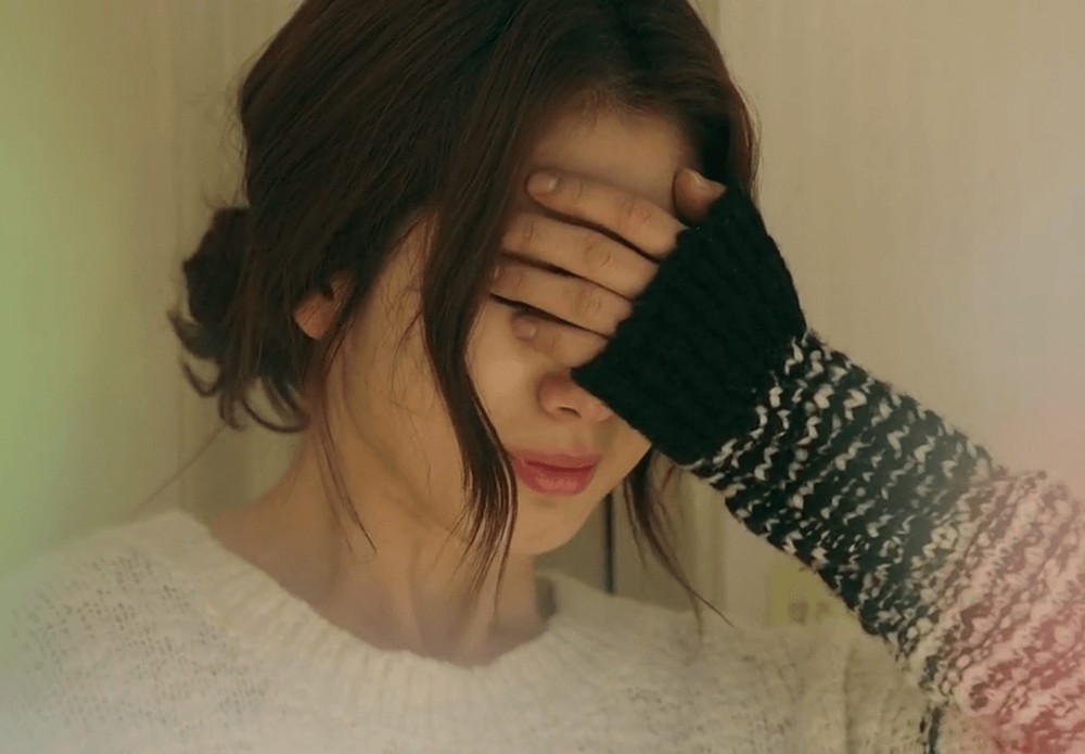 Chị đứng hình với việc trả chồng. Ảnh minh họa