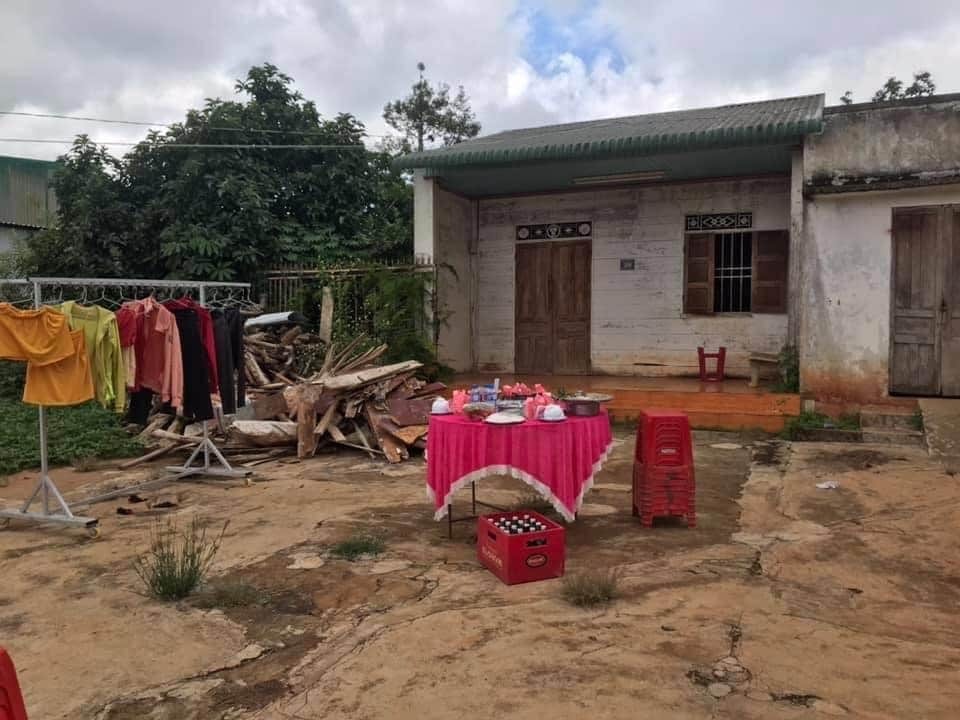 Mỗi nhà hàng xóm