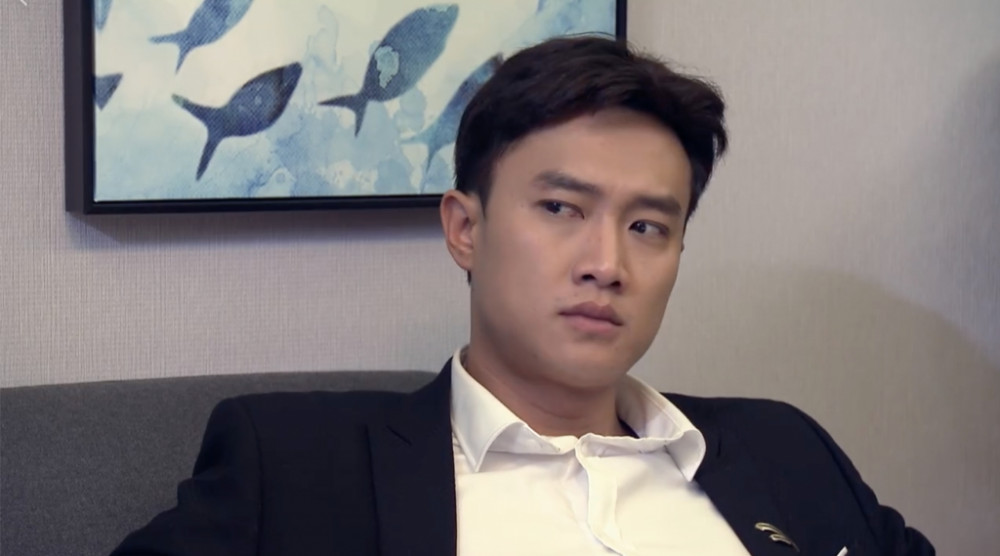 Anh không dám ra ngoài nhìn ai, không nói gì nhưng cứ ù ù lì lì như đang muốn hành hạ Linh. Ảnh minh họa