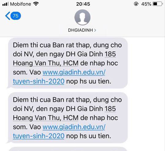 Hàng loạt thí sinh nhận được tin nhắn tuyển sinh bằng cách 'dìm thí sinh rất phản cảm
