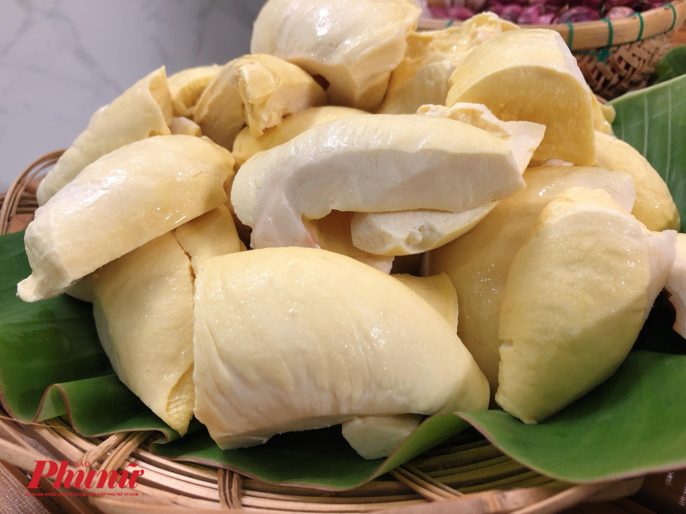 Sầu riêng nấu cà ri phải là sầu riêng chưa chín.