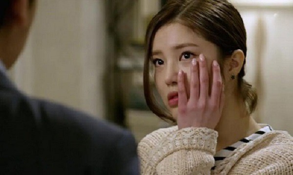 Chỉ có thế, tôi đã ăn một cái tát bỏng rát. Cái tát đầu tiên trong sáu năm vợ chồng. Nguồn ảnh: Internet