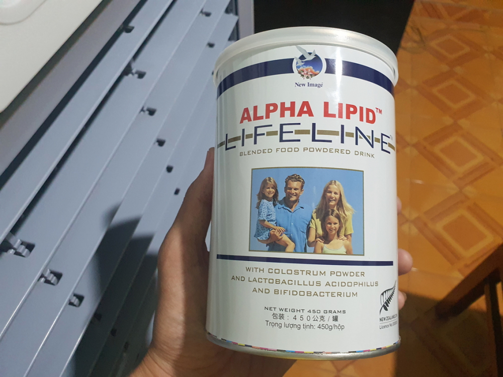 Sữa được quảng cáo rắc lên vết thương, uống... trị bệnh và nhỏ vào mắt