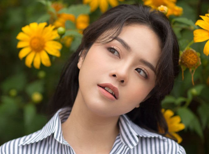 Thái Trinh gây xôn xao dư luận khi chia sẻ việc bị một người quay phim dùng lời lẽ khiếm nhã để