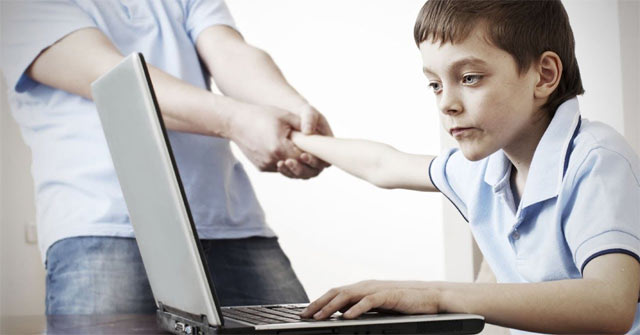 Trẻ nghiện game online sẽ chịu những tác hại vô lường Ảnh minh hoạ