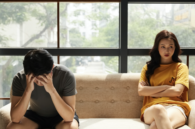 Tất nhiên, nghe những lời vợ trách, chồng chị không khỏi buồn - Ảnh minh họa