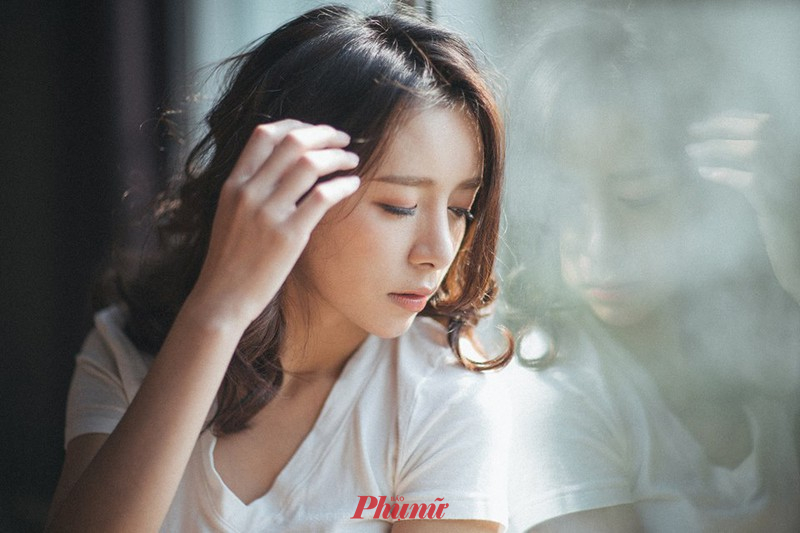 Khi biết chồng ngoại tình, người vợ nào cũng đau khổ, nhưng không phải ai cũng chọn cách ly hôn (Ảnh minh họa)