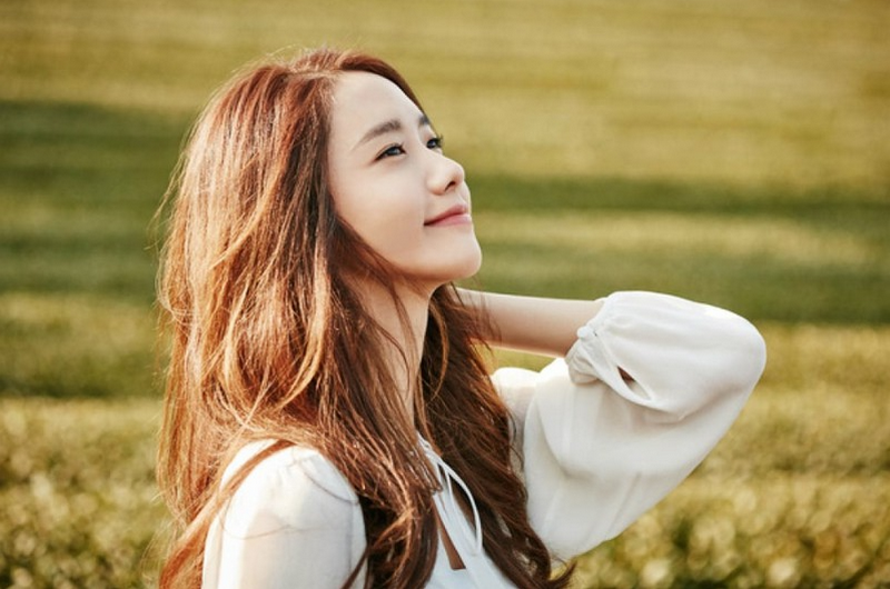 (Sự dịu dàng của phụ nữ như dòng nước chảy mềm mại...)