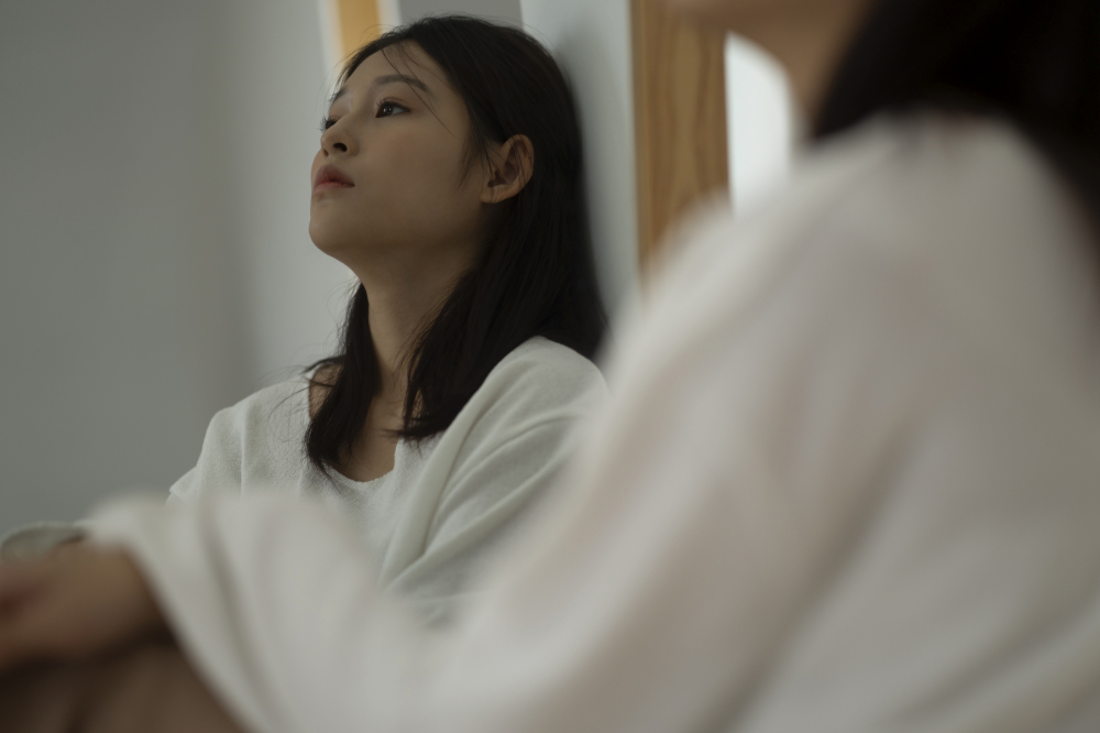 Ngân thường chắc chắn với các cô bạn rằng, chồng cô chẳng có ai ngoài vợ - Ảnh minh họa