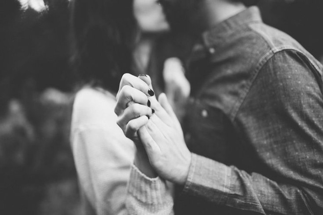 Thật may vì phút cuối, anh đã biết tỉnh táo để chọn gia đình (Ảnh minh họa)