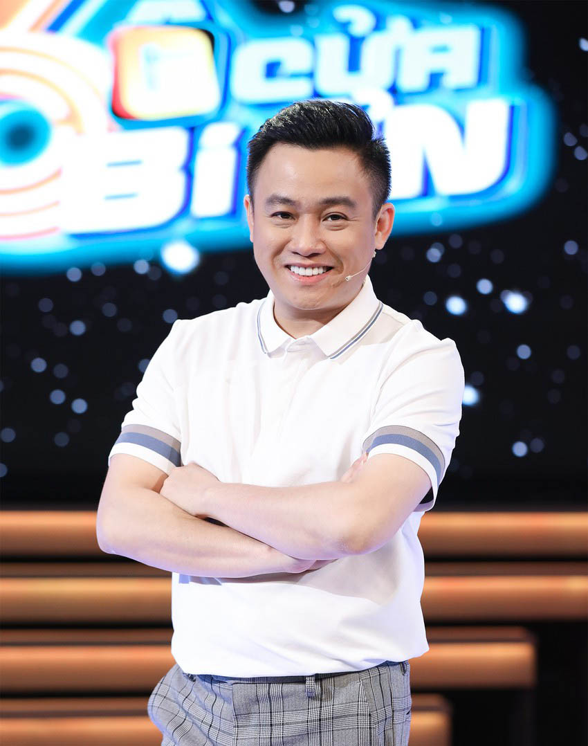 Diễn viên Hữu Tín từng có ước mơ trở thành ca sĩ nhưng một số hạn chế về ngoại hình nên anh chọn đi theo hướng diễn viên.