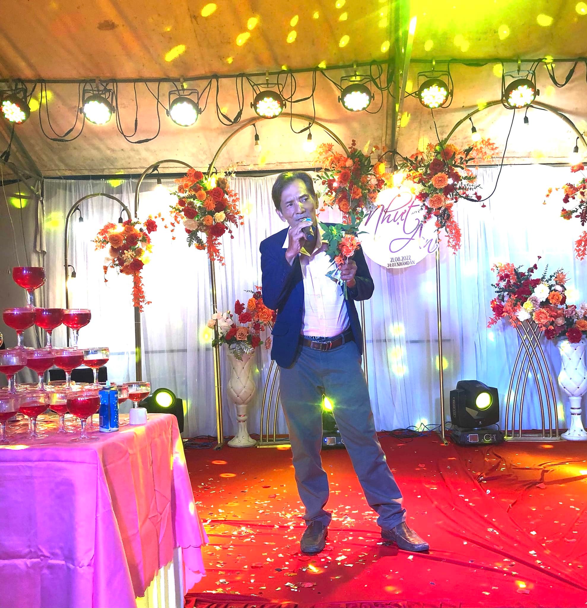 Diễn viên Thương Tín đi hát đám cưới ở Kiên Giang từ 19-21/8