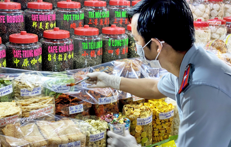 Mua thực phẩm an toàn “lấy tiếng” rồi trộn hàng trôi nổi