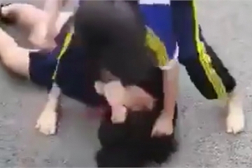 Nữ sinh lớp 7 bị đánh "hội đồng", kéo lê dưới đất