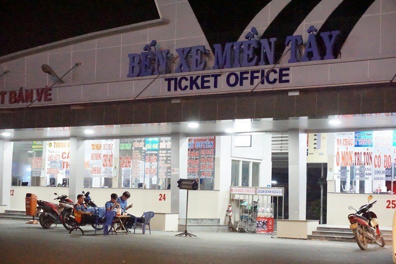 Nghe VietNamNet: 2 bến xe lớn nhất TP.HCM bán vé Tết, giá vé tăng 20%-60%