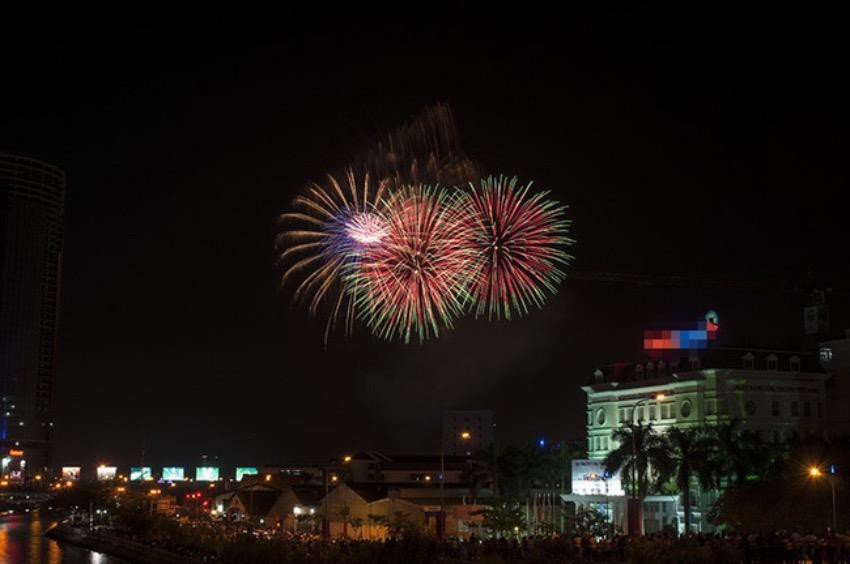 Nghe VietNamNet: TP.HCM: Cấm một số tuyến đường để bắn pháo hoa Tết dương lịch