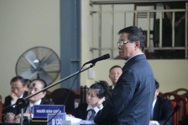Nghe VietNamNet: Cựu tướng Phan Văn Vĩnh bị khởi tố vụ bán vật chứng gỗ lậu